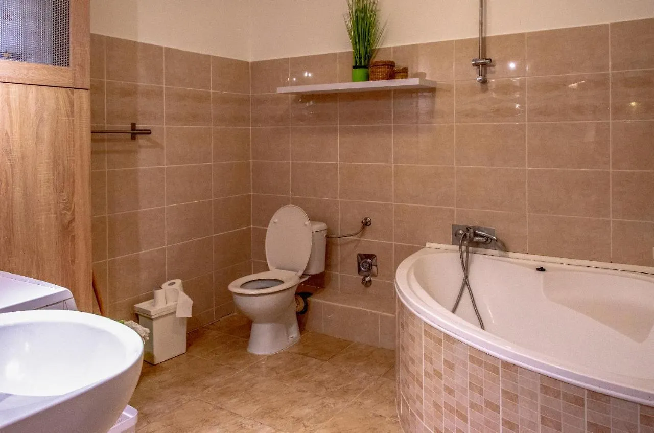 Family Residence Eger Apartament